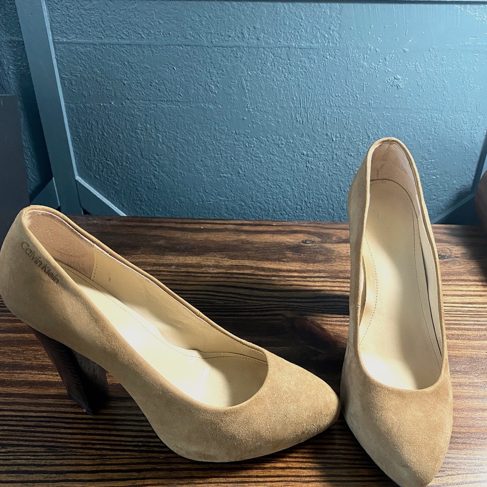 Calvin Klein Pumps